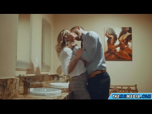 ❤️ Rehefa mamitaka anao ao amin'ny trano fidiovana ho an'ny besinimaro ny blonde be busty ❤ Vaovao amin'ny mg.dickies-shop.ru ❤